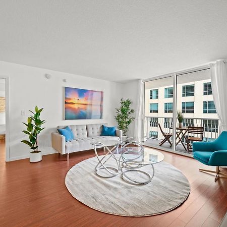 Amazing Condo With Free Parking In Brickell 마이애미 외부 사진