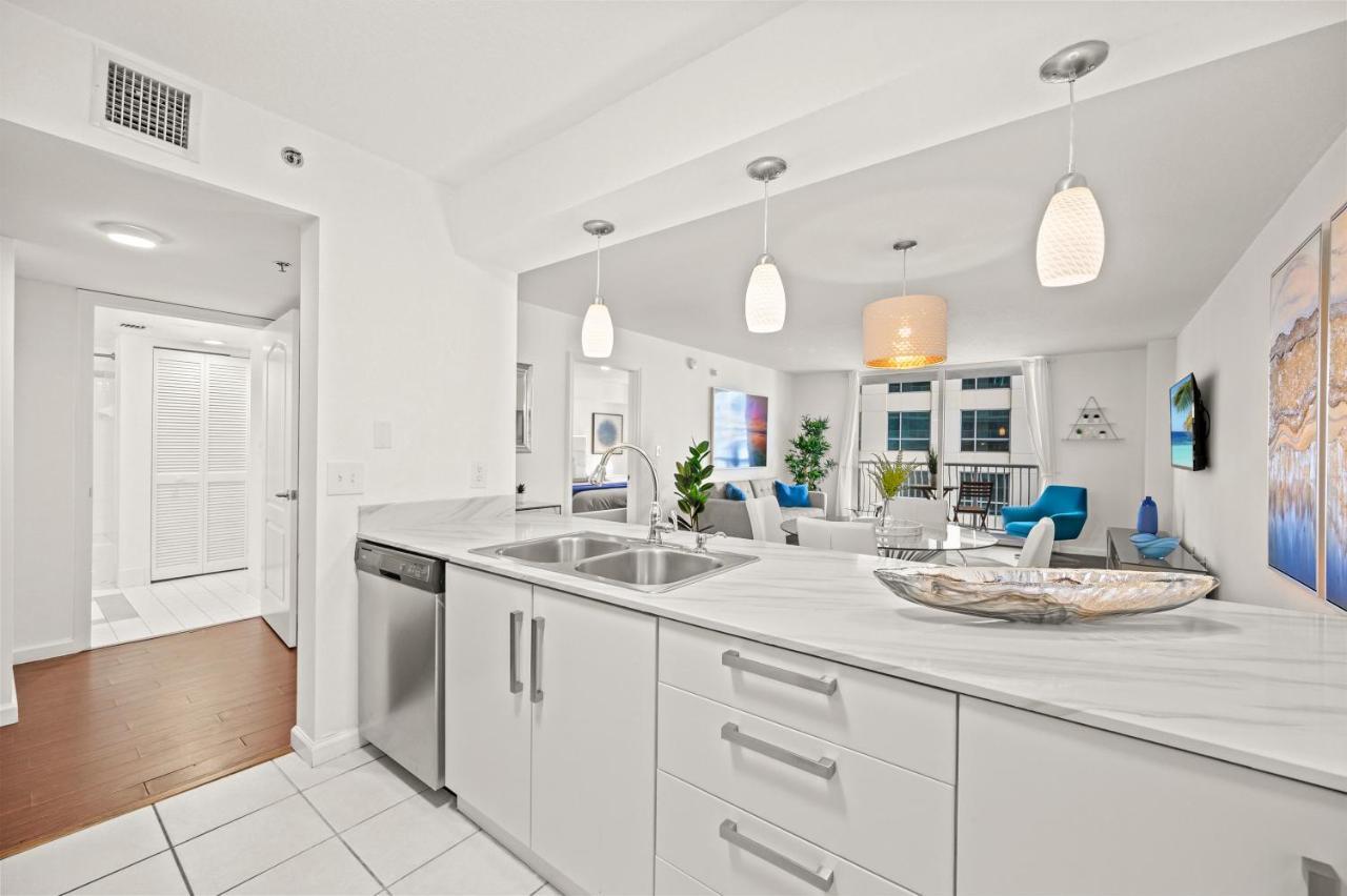 Amazing Condo With Free Parking In Brickell 마이애미 외부 사진