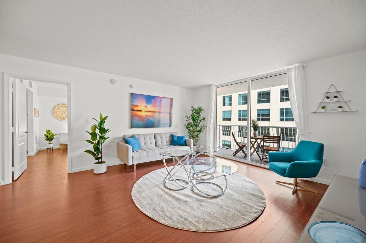 Amazing Condo With Free Parking In Brickell 마이애미 외부 사진