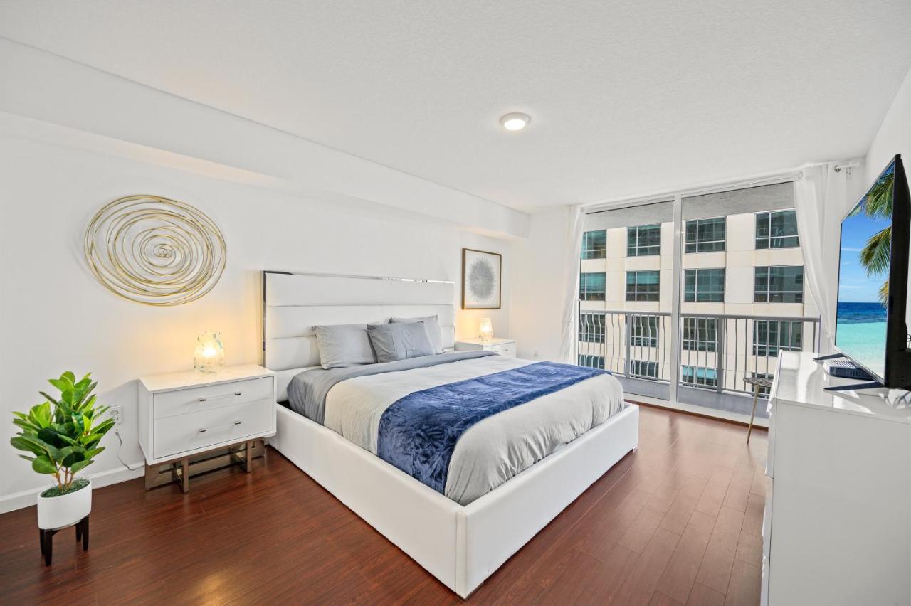 Amazing Condo With Free Parking In Brickell 마이애미 외부 사진