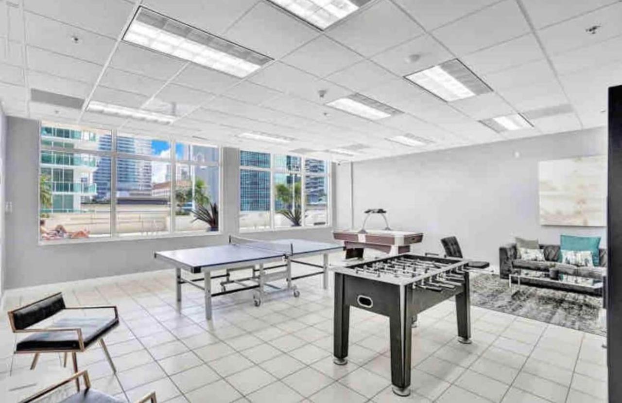 Amazing Condo With Free Parking In Brickell 마이애미 외부 사진